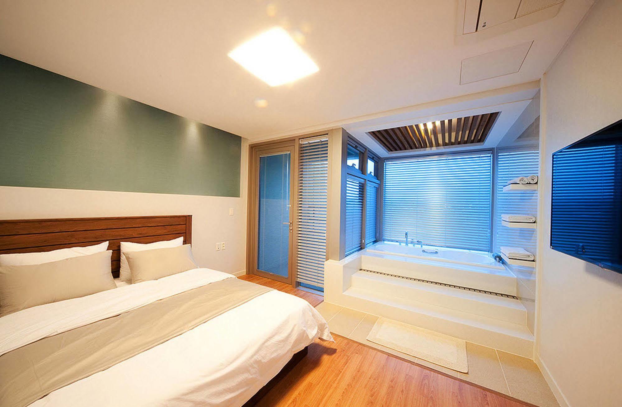 Comma&Spa Resort Seogwipo Exterior foto